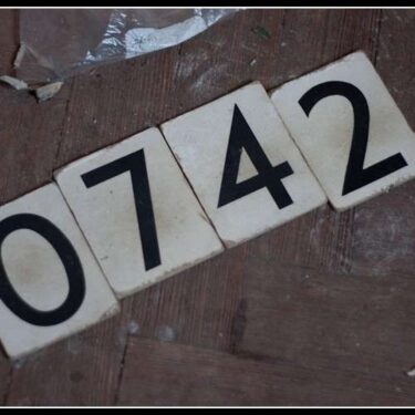 027